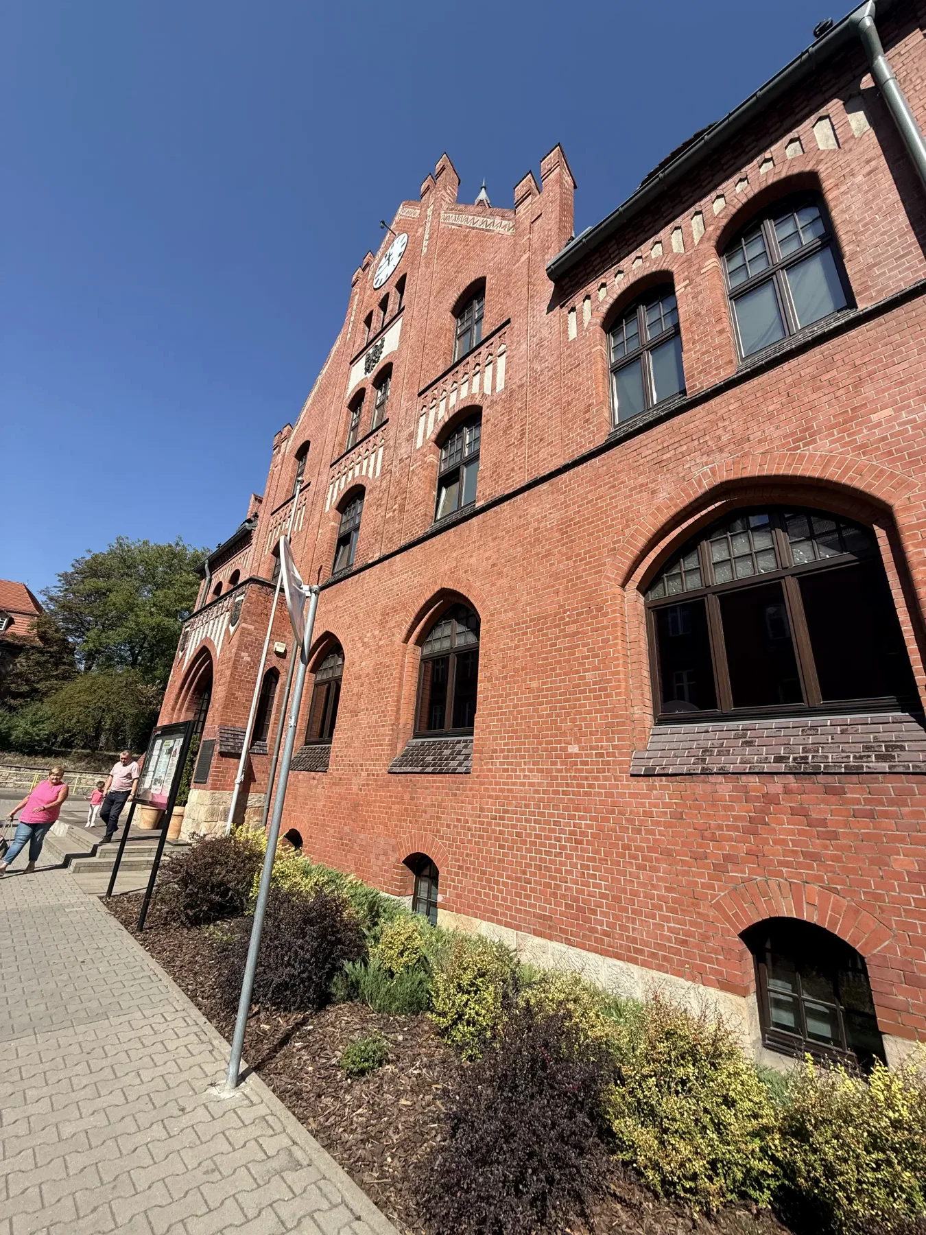 Ceglana fasada Muzeum Powstań Śląskich w Świętochłowicach
